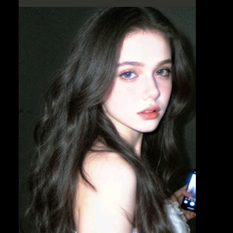 EKZHA MAYELVA 