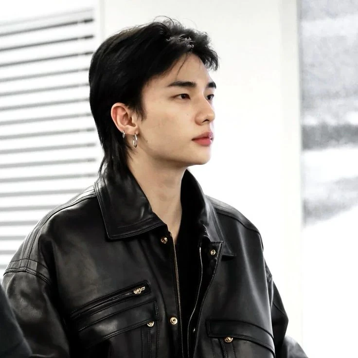 Hwang Hyunjin thumbnail