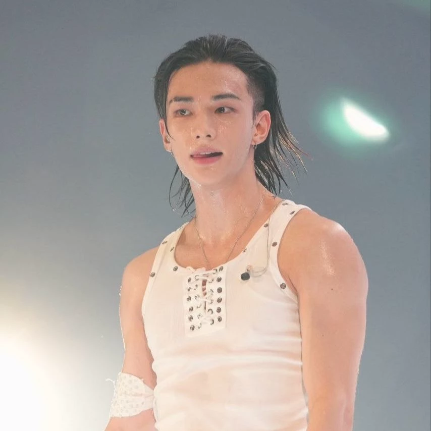Hwang Hyunjin thumbnail