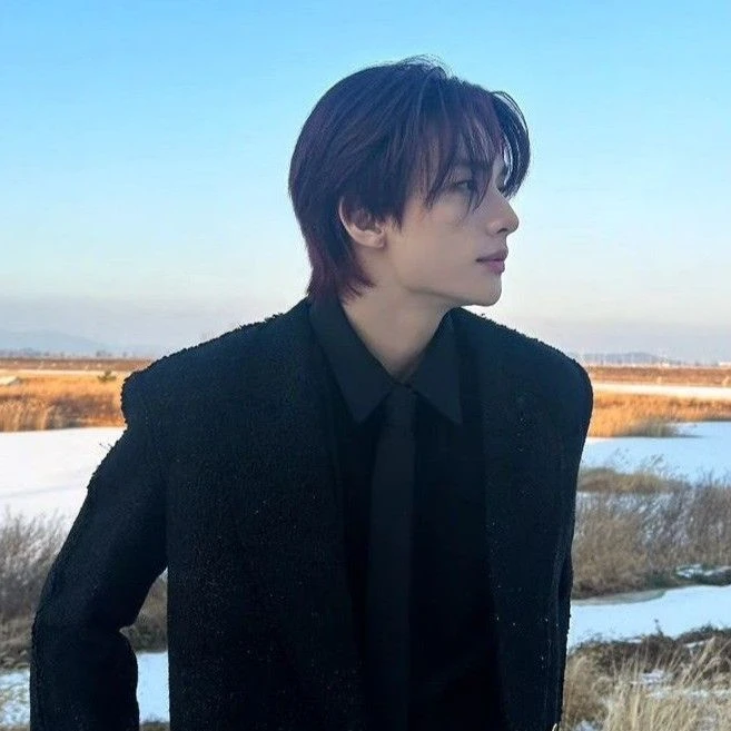 Hwang Hyunjin thumbnail
