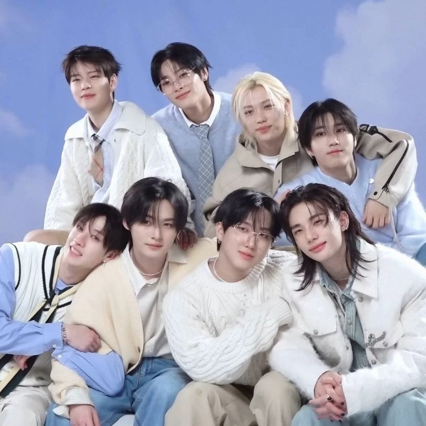 stray kids - straylix thumbnail