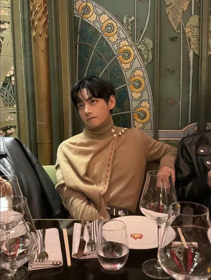 Kim Taehyung thumbnail