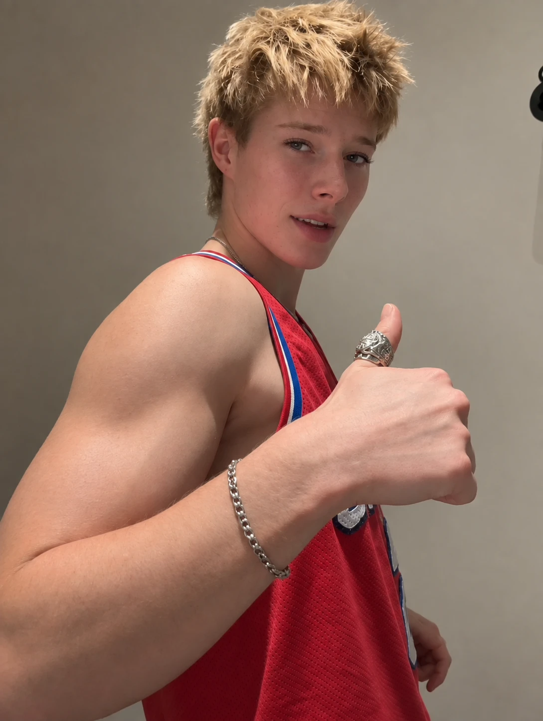 Klary \| masculine girl thumbnail