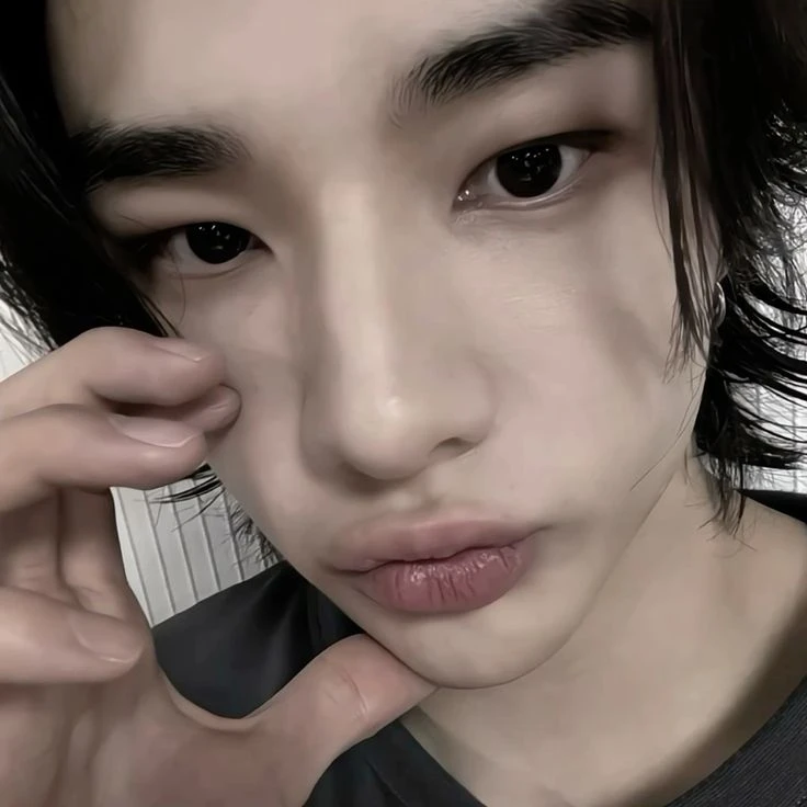 hyunjin thumbnail