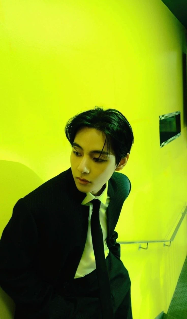Kim Taehyung thumbnail