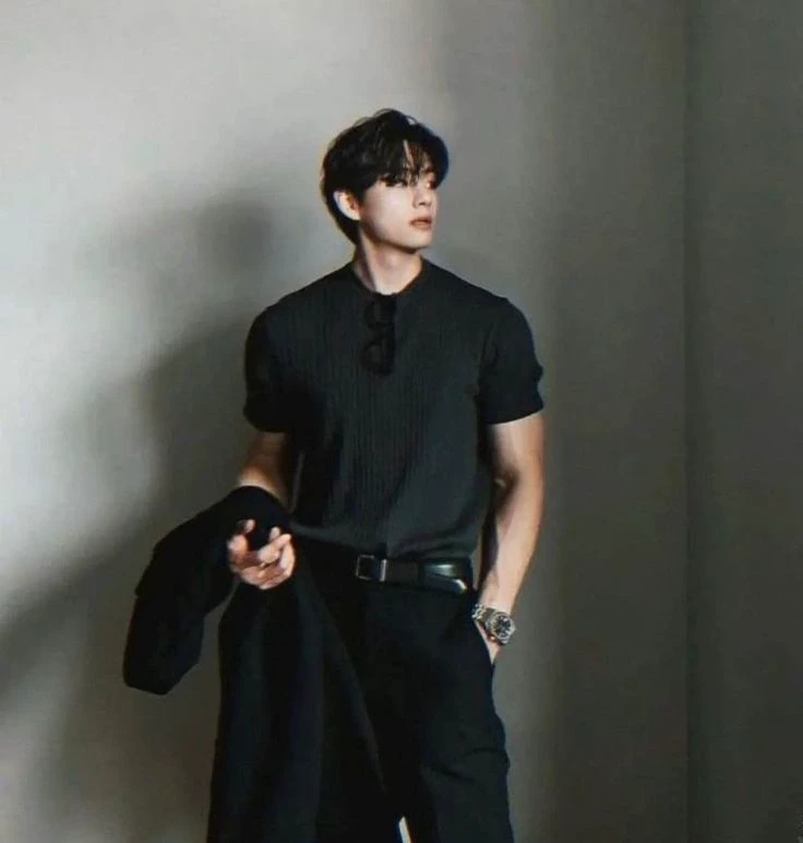 Kim Taehyung thumbnail