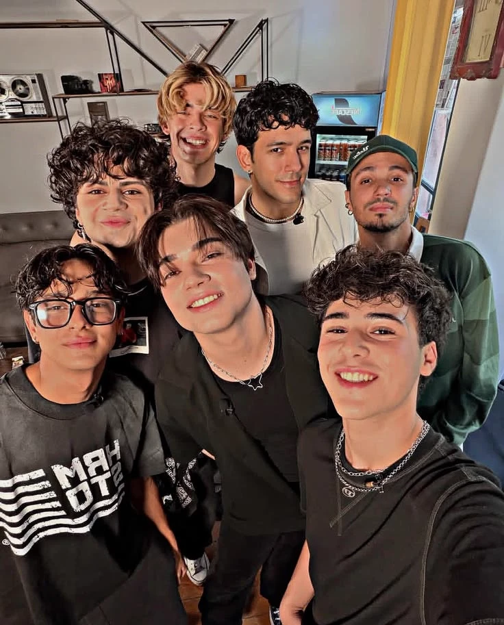 being in the same group with your ex??? thumbnail
