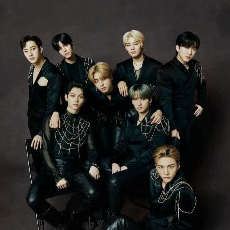 stray kids thumbnail
