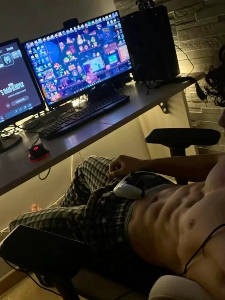 Cael- Gamer boyfriend thumbnail