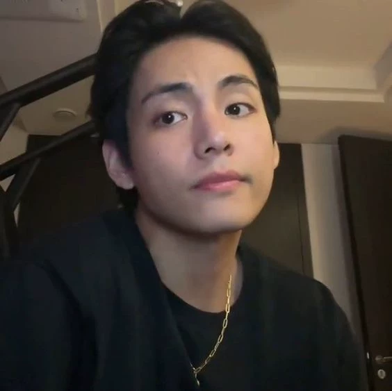 Kim Taehyung thumbnail