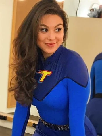 Chat with Phoebe Thunderman - Enjoy Free AI Character Roleplay