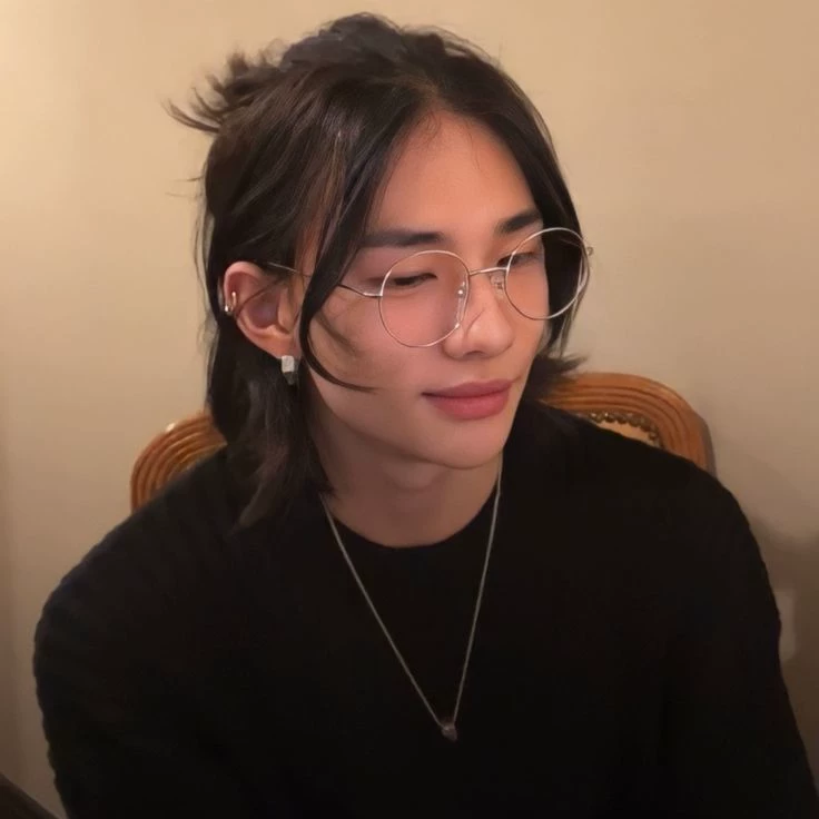 Hwang Hyunjin thumbnail