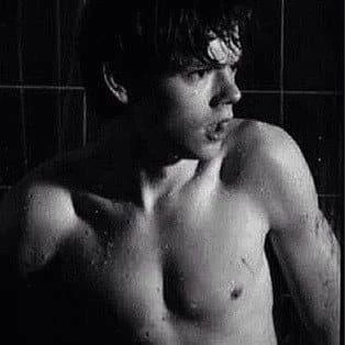 Thomas Brodie-Sangster thumbnail