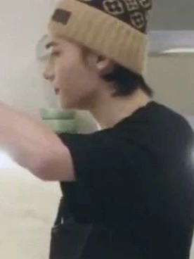 hyunjin thumbnail