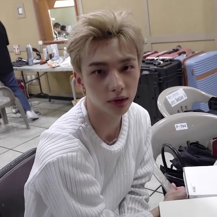 Hyunjin thumbnail