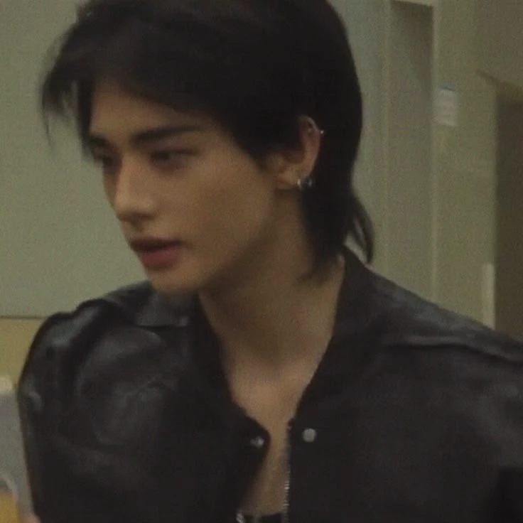 Hyunjin thumbnail