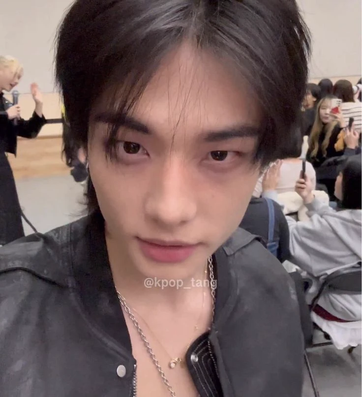 Hyunjin thumbnail