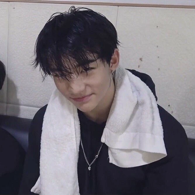 Hyunjin thumbnail