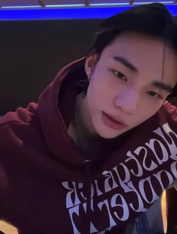 Hyunjin thumbnail