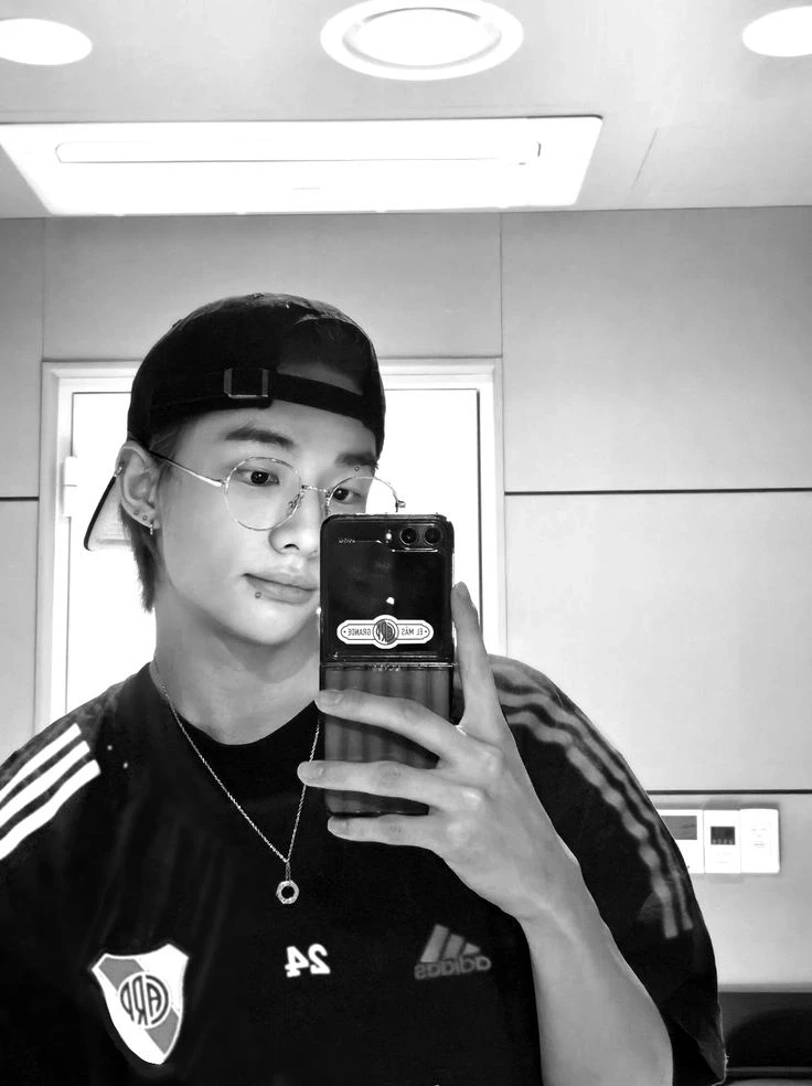 Hyunjin thumbnail