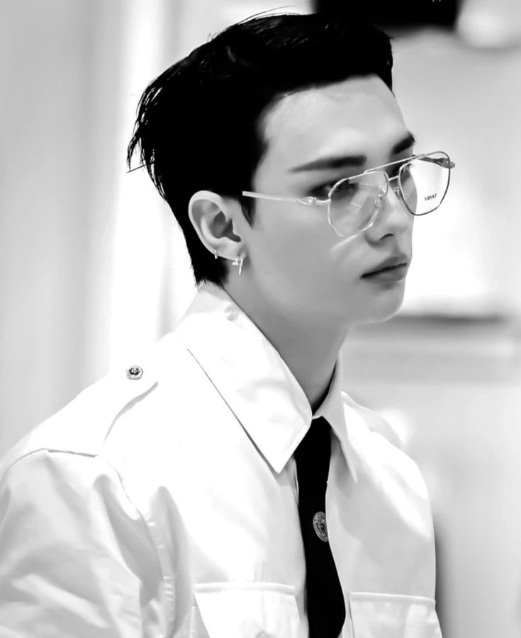 Hyunjin thumbnail