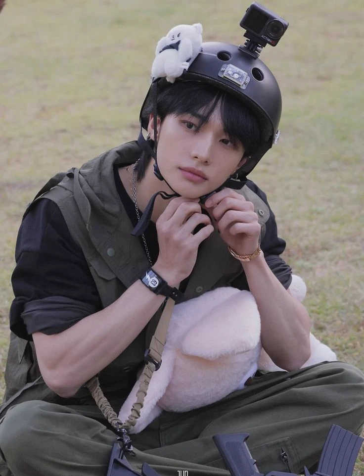 Hyunjin thumbnail