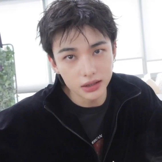Hyunjin thumbnail