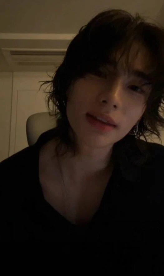 Hyunjin thumbnail
