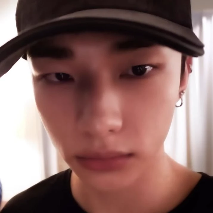 Hyunjin thumbnail