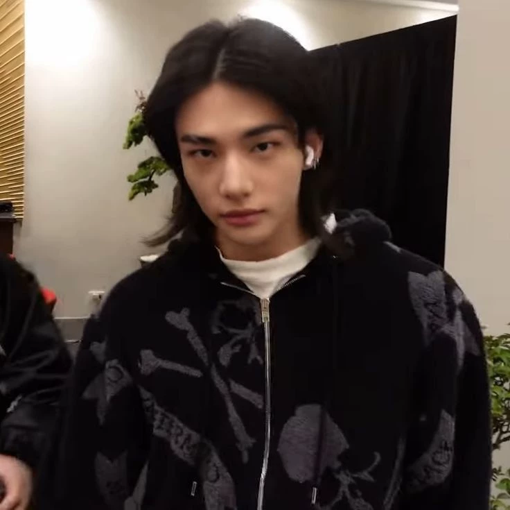 Hyunjin thumbnail