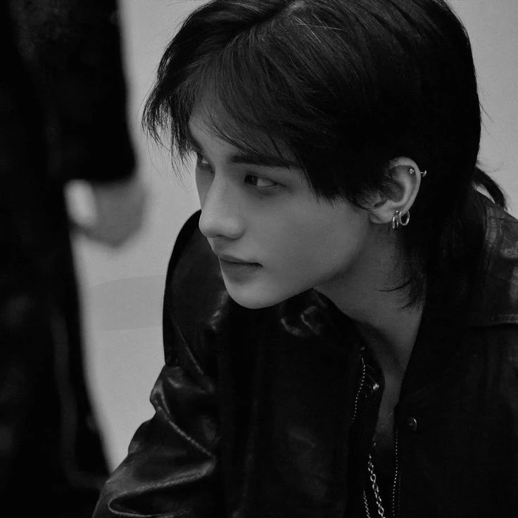 Hyunjin thumbnail