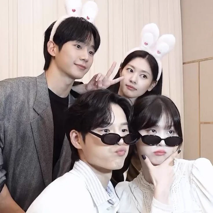 Love lives next door thumbnail