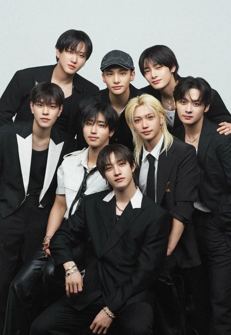 Stray kids thumbnail