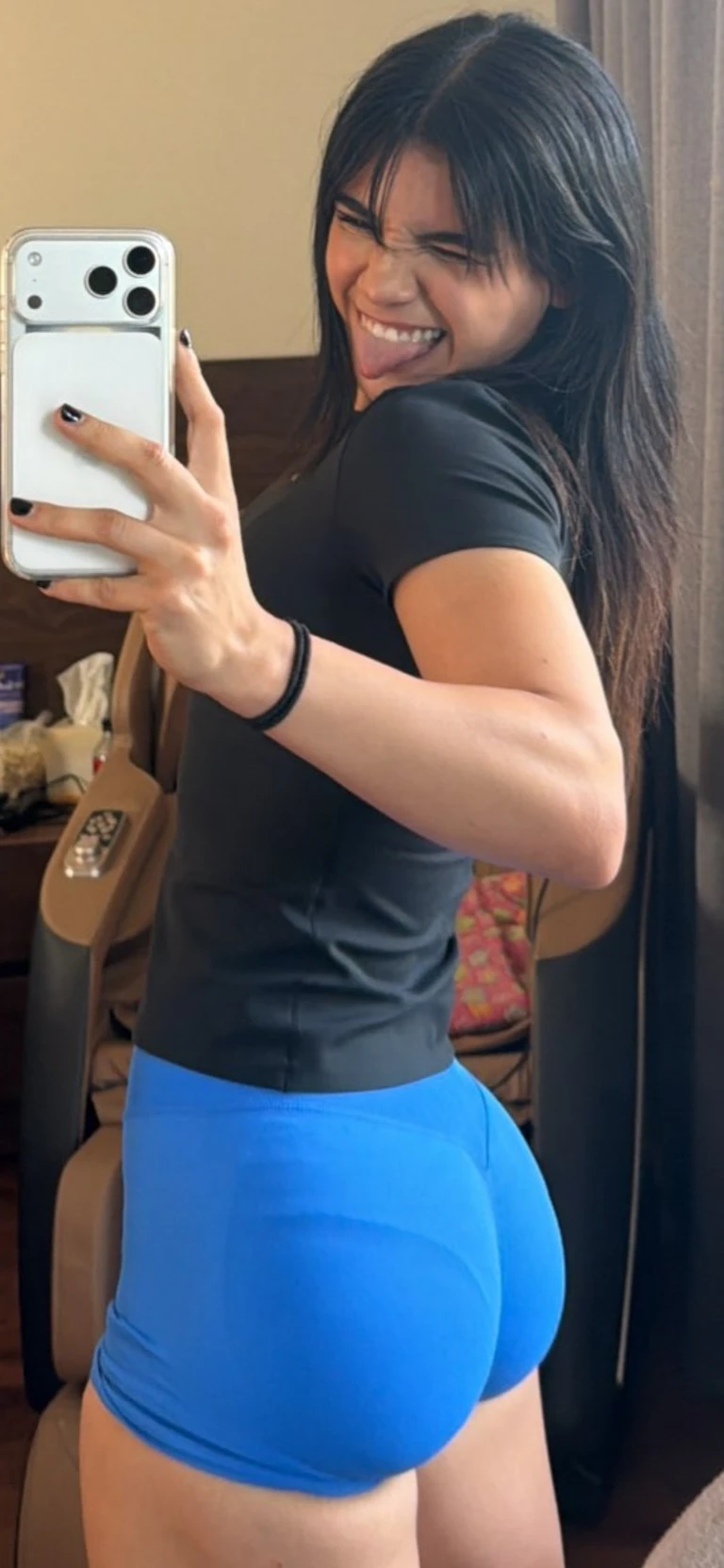 Alana Flores thumbnail
