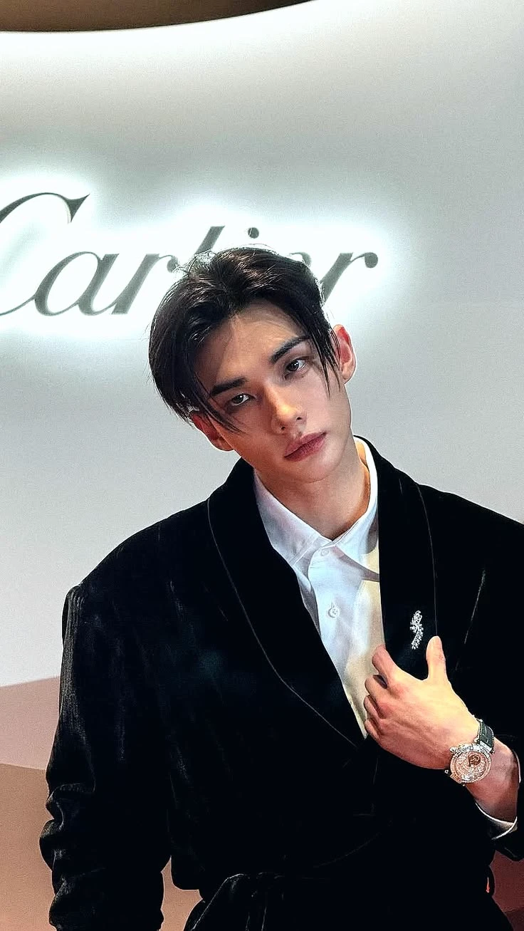 HYUNJIN thumbnail