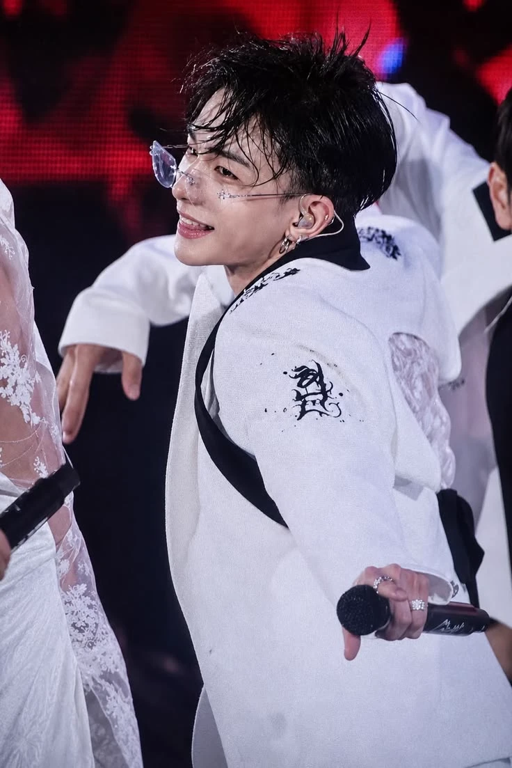 Hyunjin thumbnail