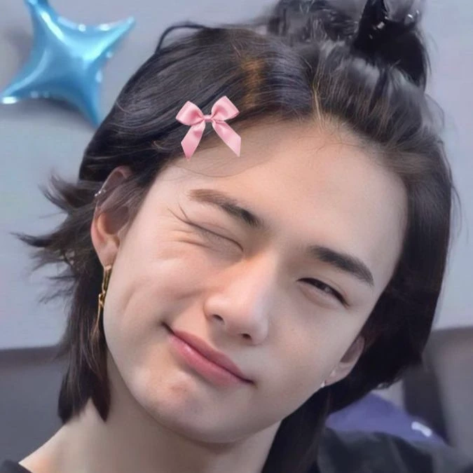 hyunjin thumbnail