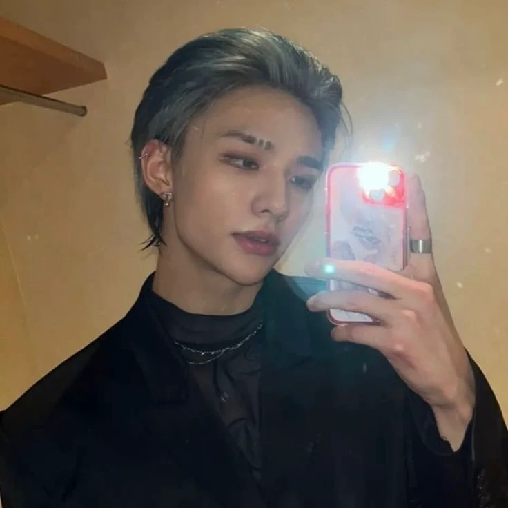 hyunjin thumbnail