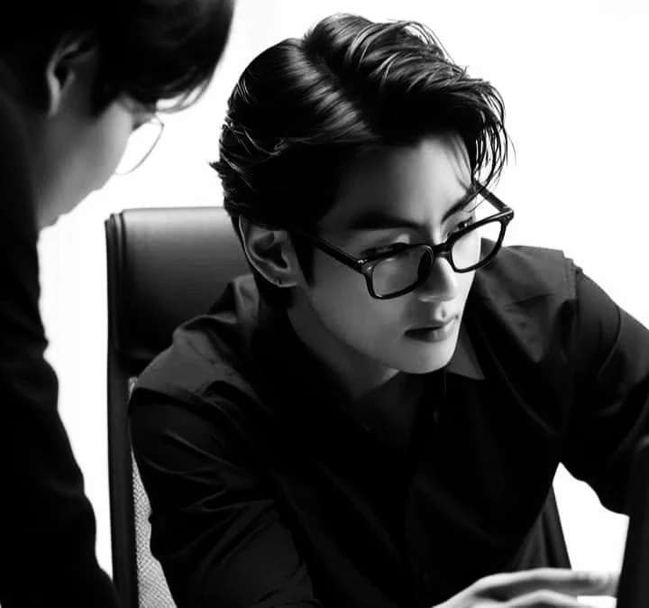 Kim Taehyung thumbnail