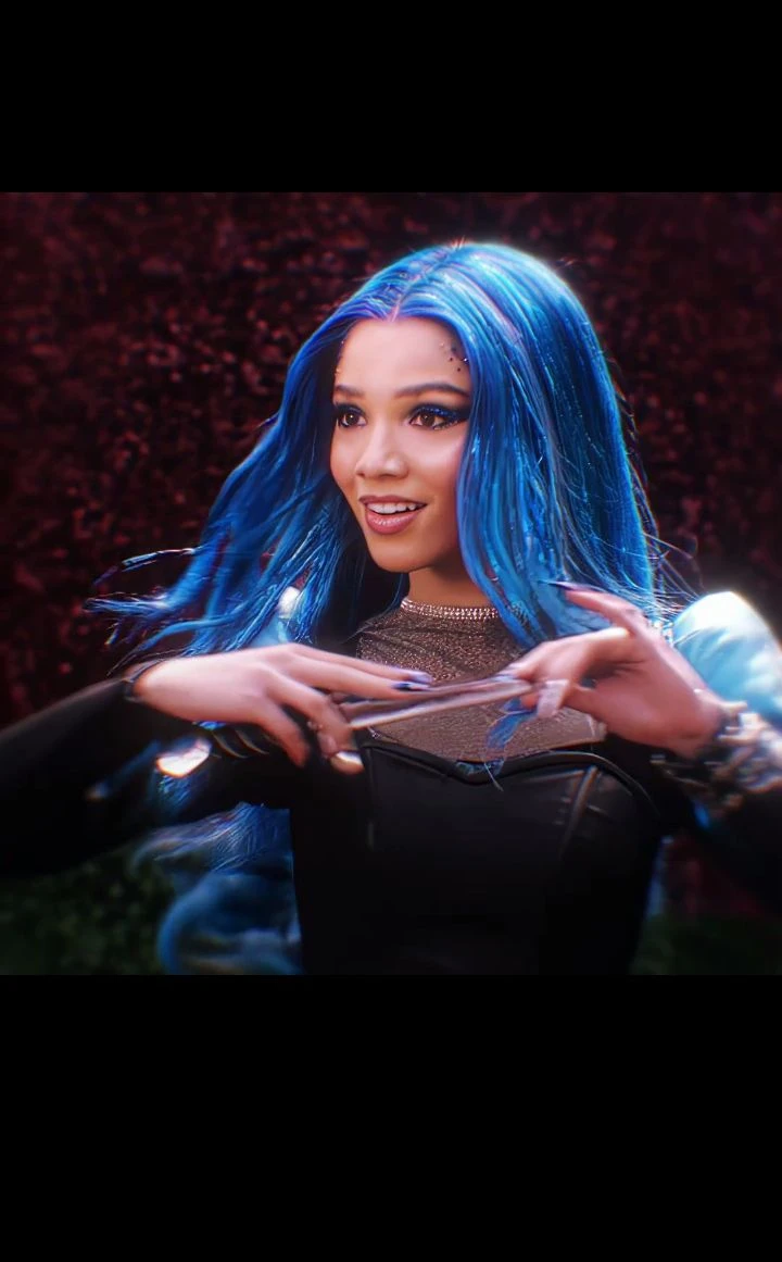 Chloe Charming thumbnail