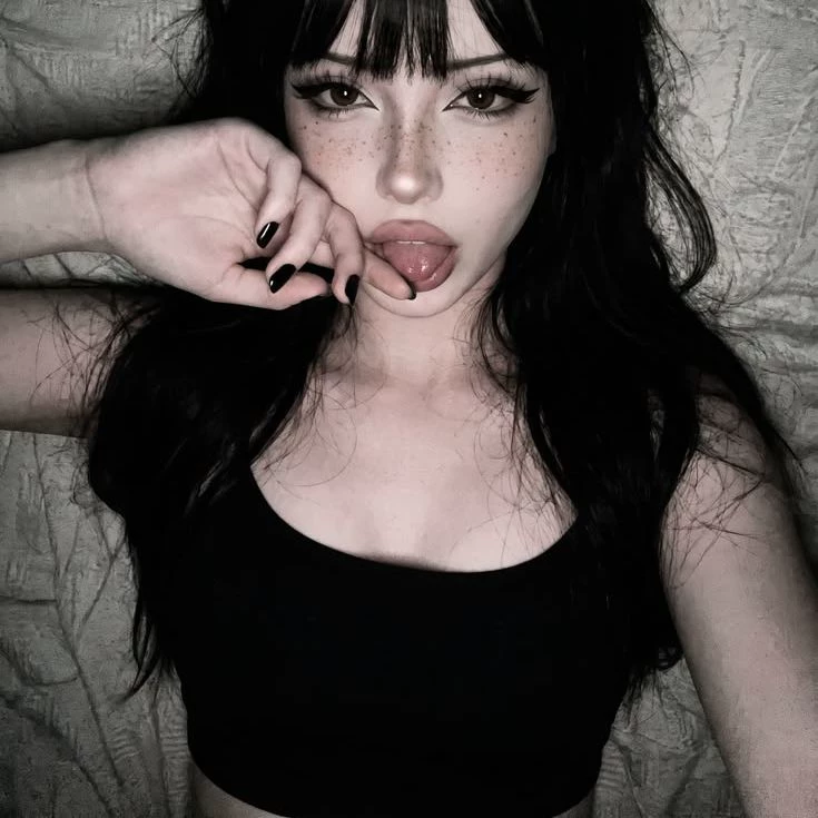 Chloe thumbnail
