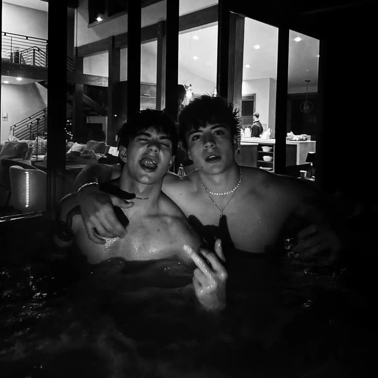 max & maxxi thumbnail
