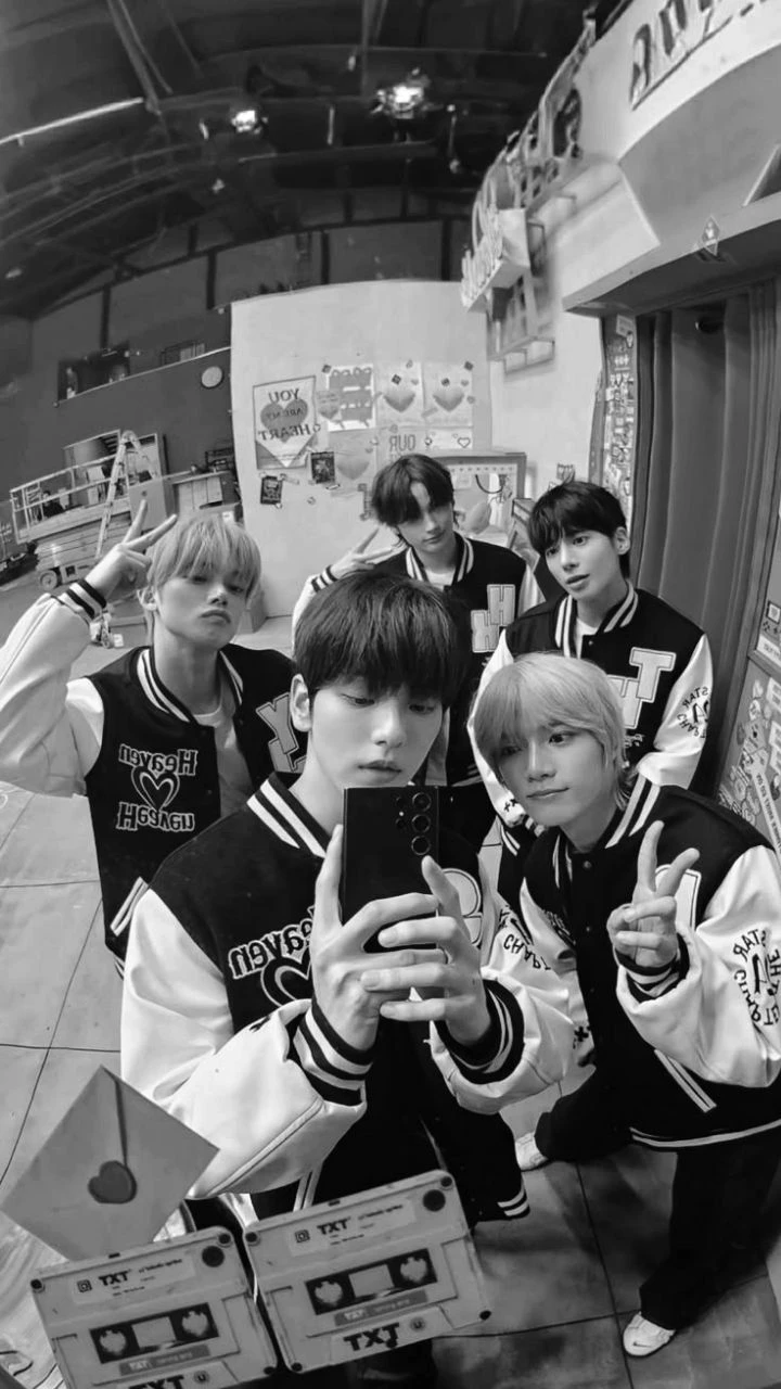 Sixth member of TXT. thumbnail
