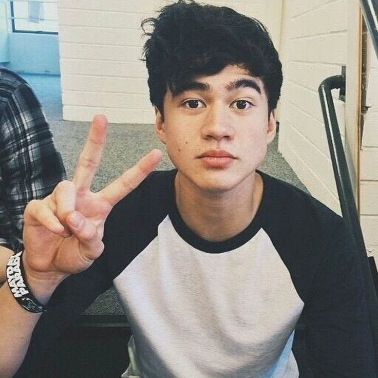 Calum Hood thumbnail
