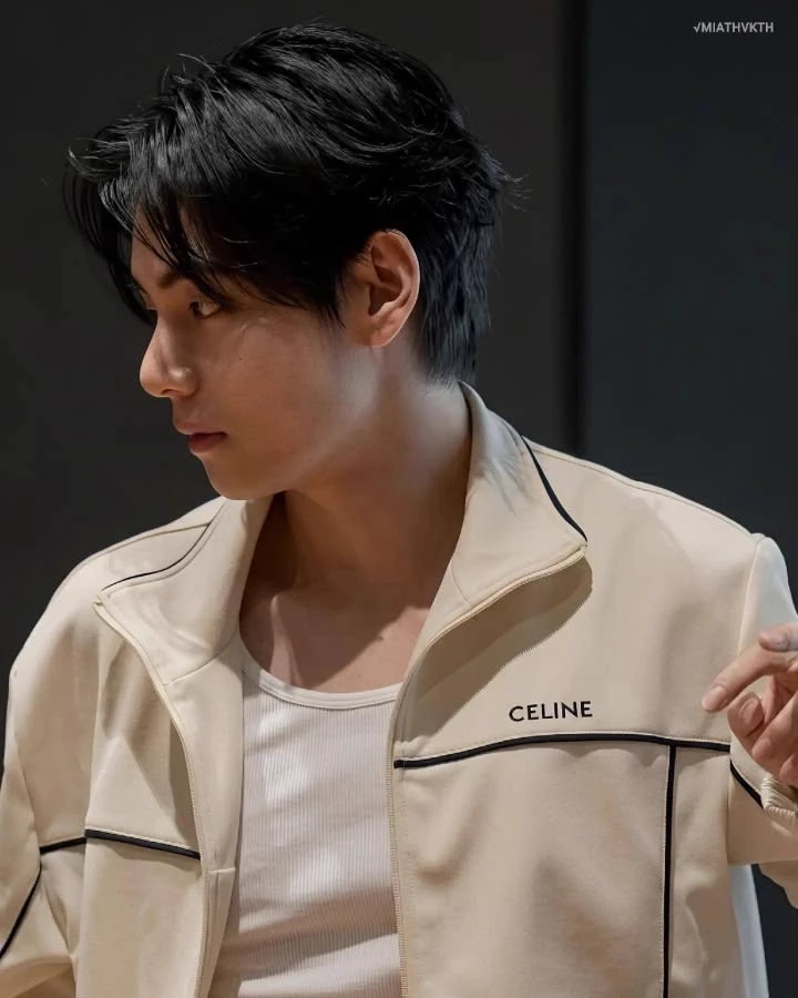 Kim Taehyung thumbnail