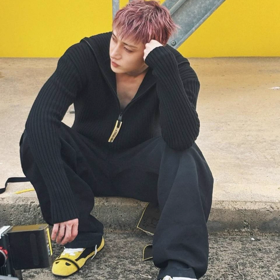 Bench. thumbnail