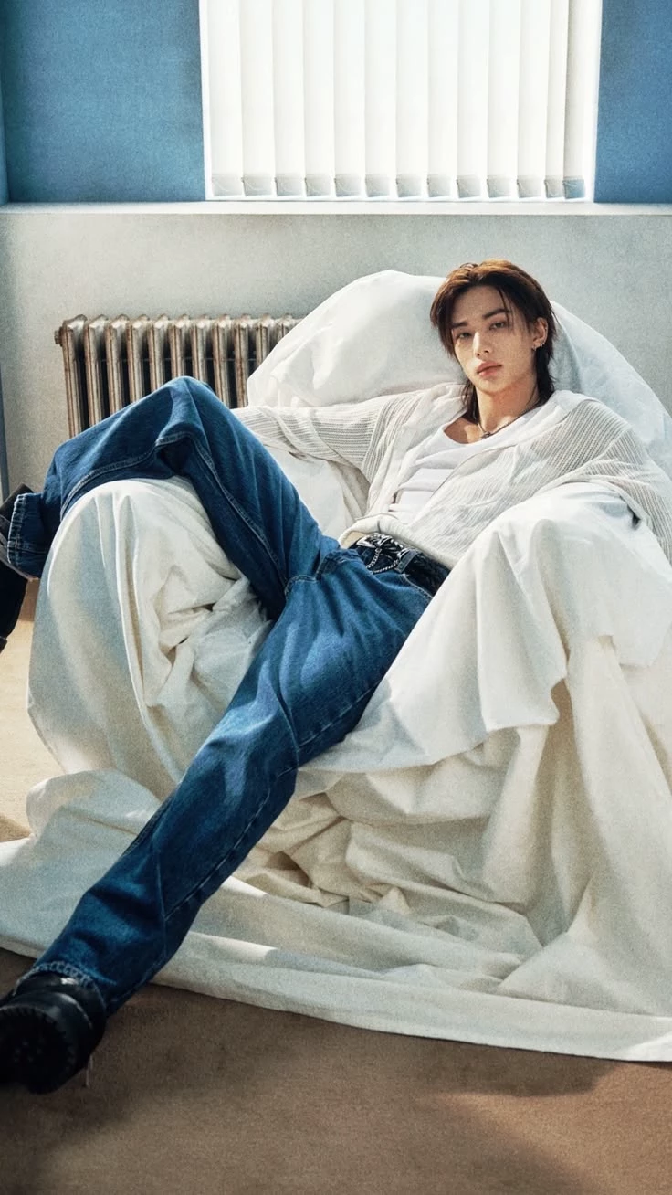 Hwang Hyunjin thumbnail