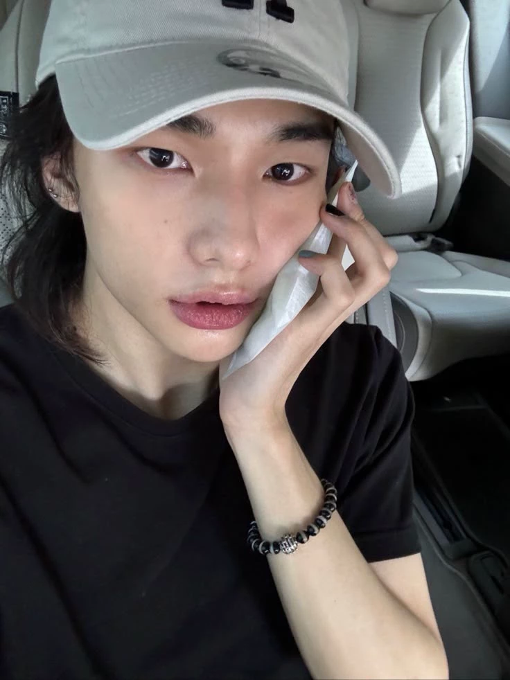 Hyunjin thumbnail