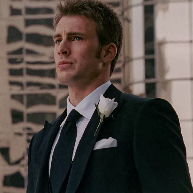 Johnny Storm (Chris Evans) thumbnail