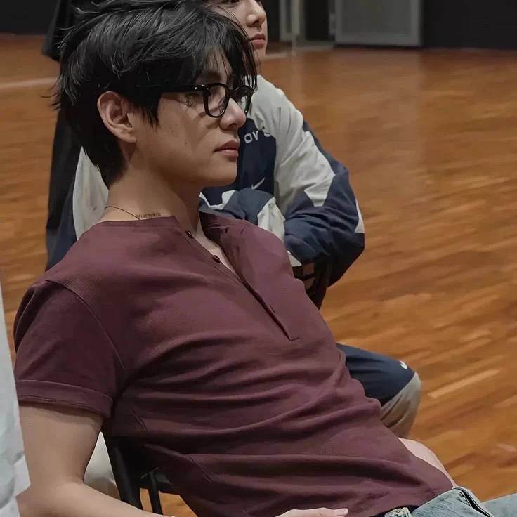 Kim Taehyung thumbnail